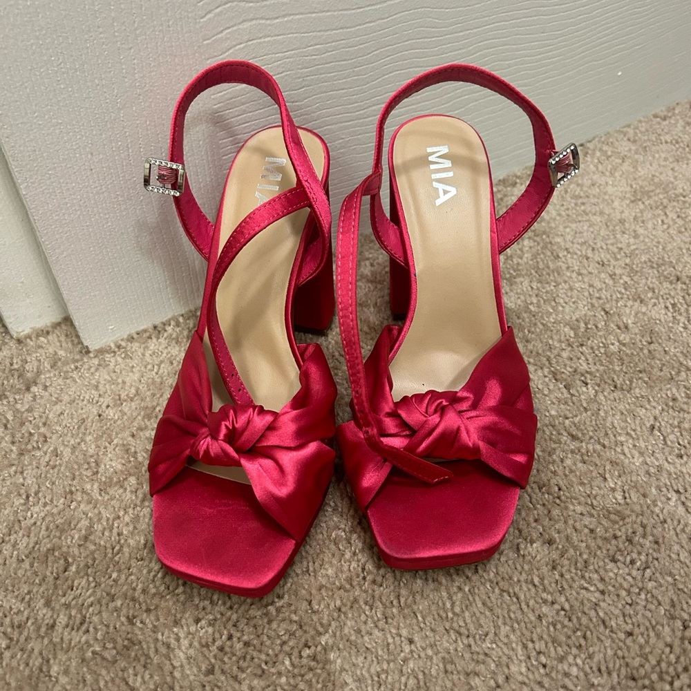 Pink MIA bow heels women’s size 7